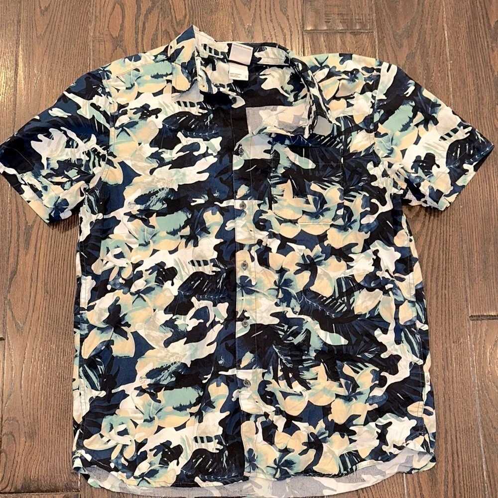 The North Face Blue Cream Leaf Print button down short sleeve Shirt size XLarge